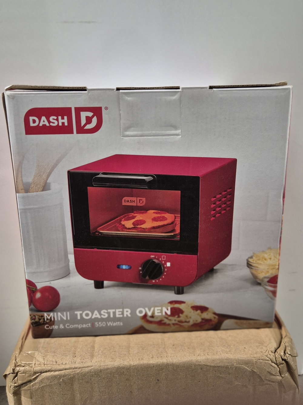 Dash Mini Toaster Oven in Red